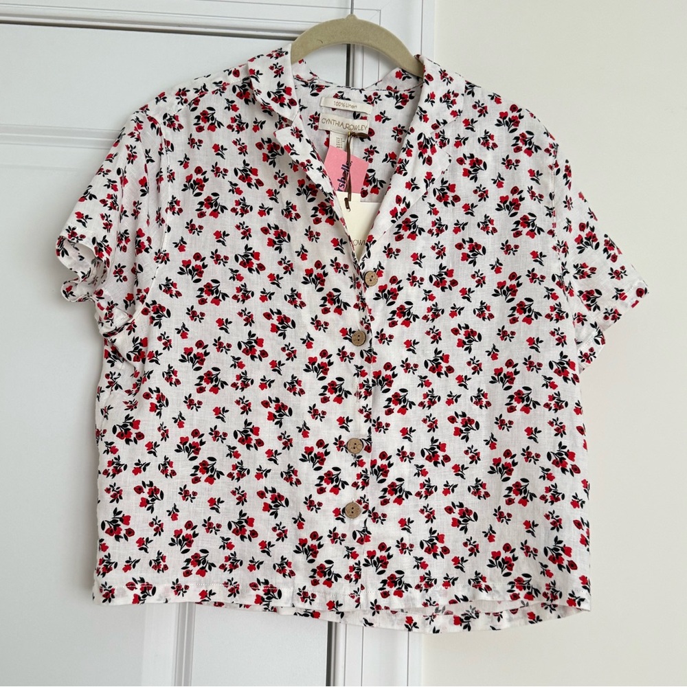 Cynthia Rowley White Floral Button-Front Crop Top with Red & Black Print